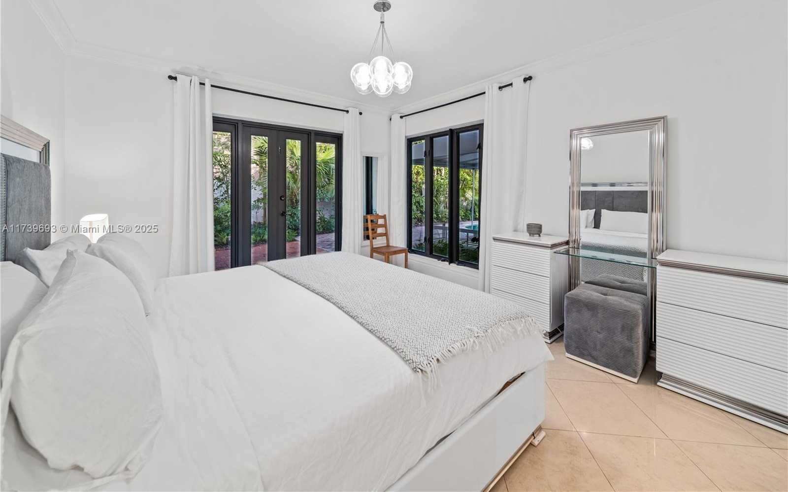 Small Image of 1840 CLEVELAND RD, Miami Beach Number 27