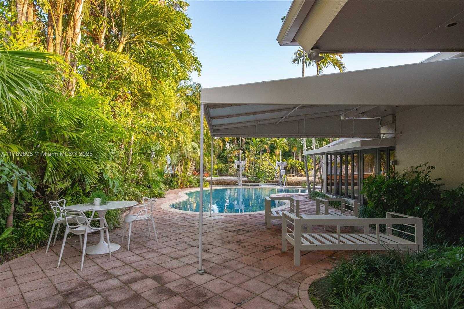 Small Image of 1840 CLEVELAND RD, Miami Beach Number 35