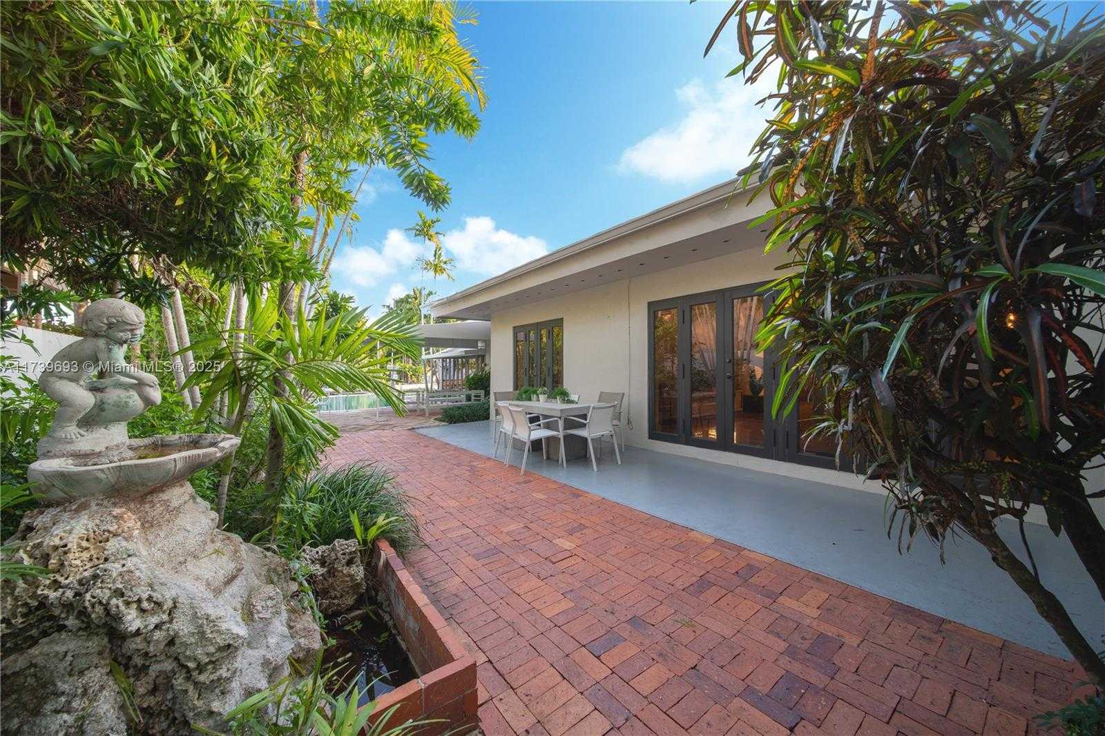 Small Image of 1840 CLEVELAND RD, Miami Beach Number 36