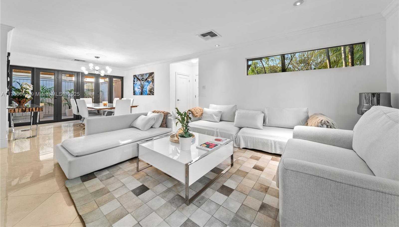 Small Image of 1840 CLEVELAND RD, Miami Beach Number 8