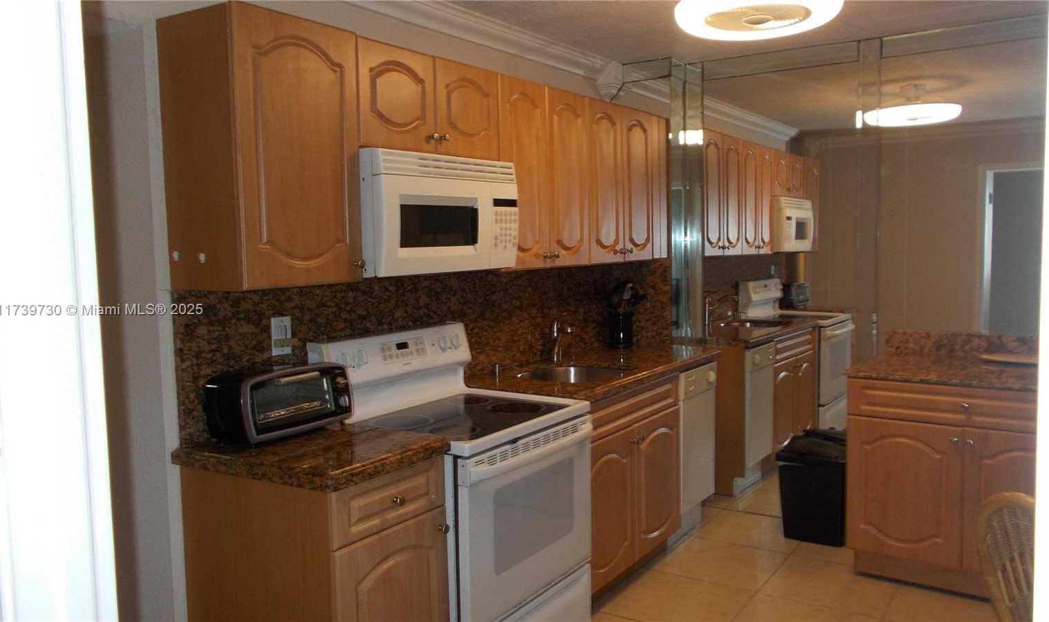 Small Image of 1817 SOUTH OCEAN DR #216, Hallandale Beach Number 5