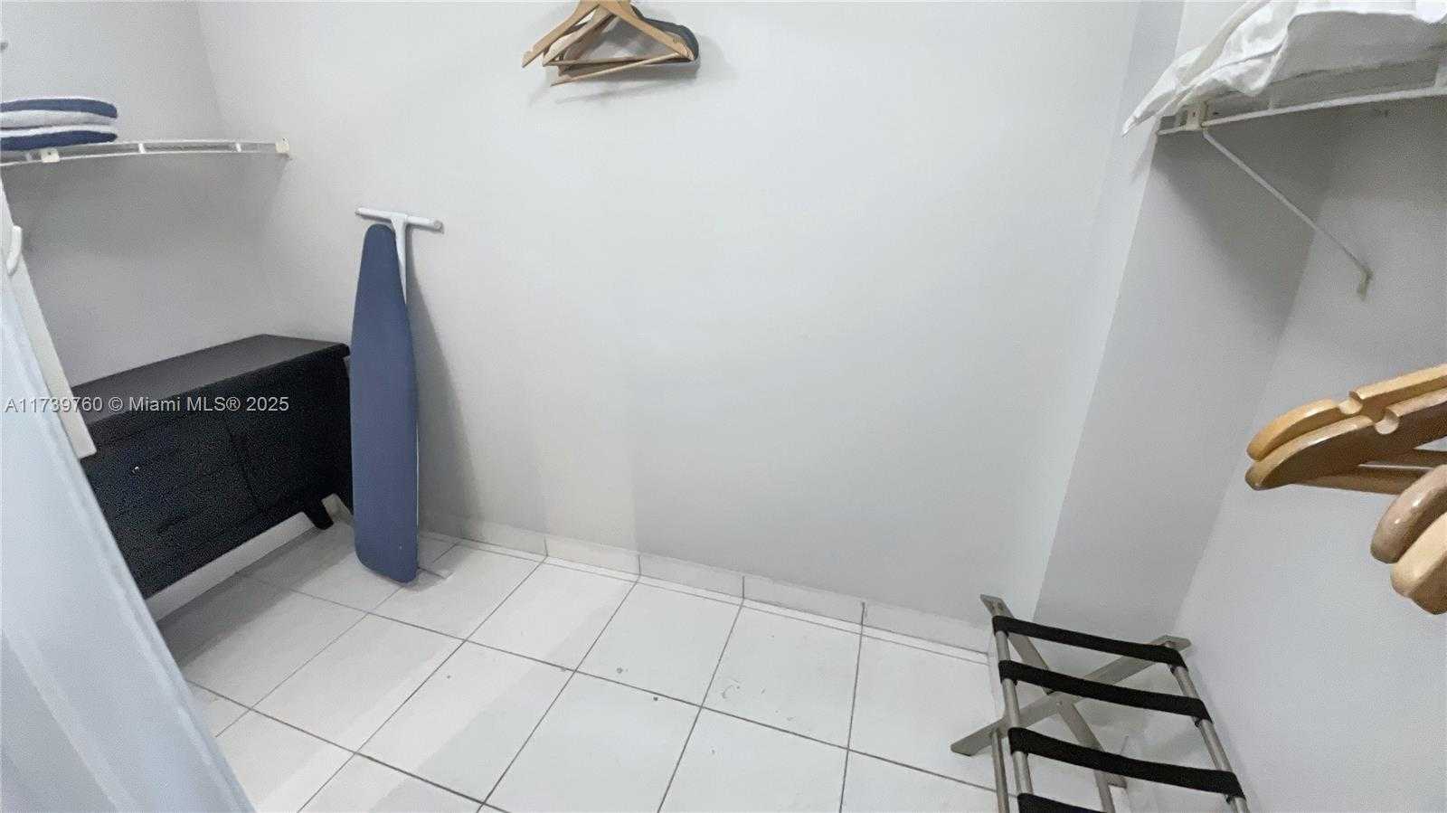 Small Image of 1717 NORTH BAYSHORE DR #B-4157, Miami Number 11