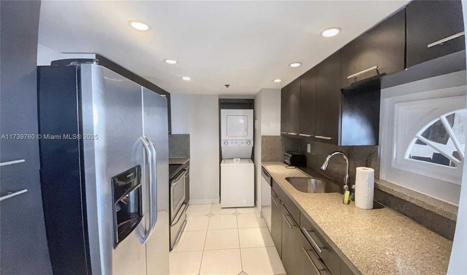 Small Image of 1717 NORTH BAYSHORE DR #B-4157, Miami Number 4