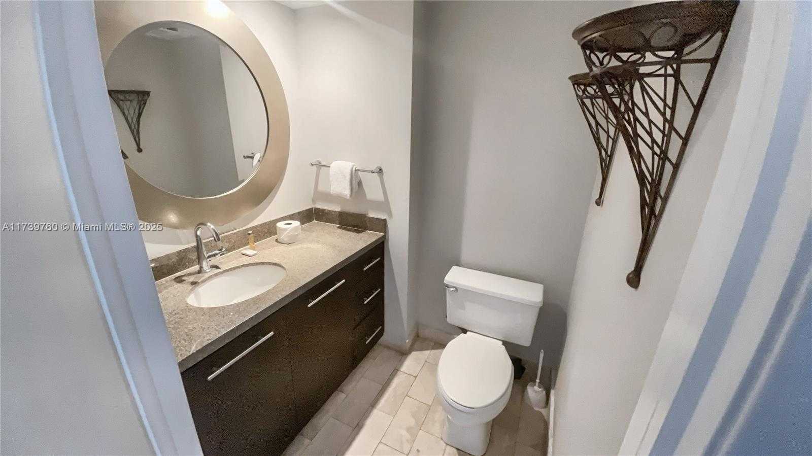 Small Image of 1717 NORTH BAYSHORE DR #B-4157, Miami Number 5