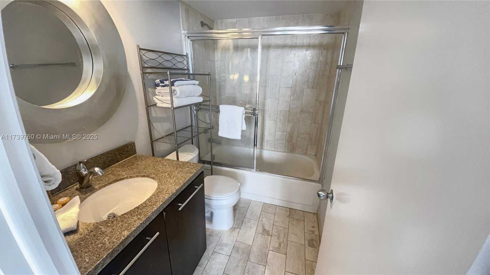 Small Image of 1717 NORTH BAYSHORE DR #B-4157, Miami Number 9