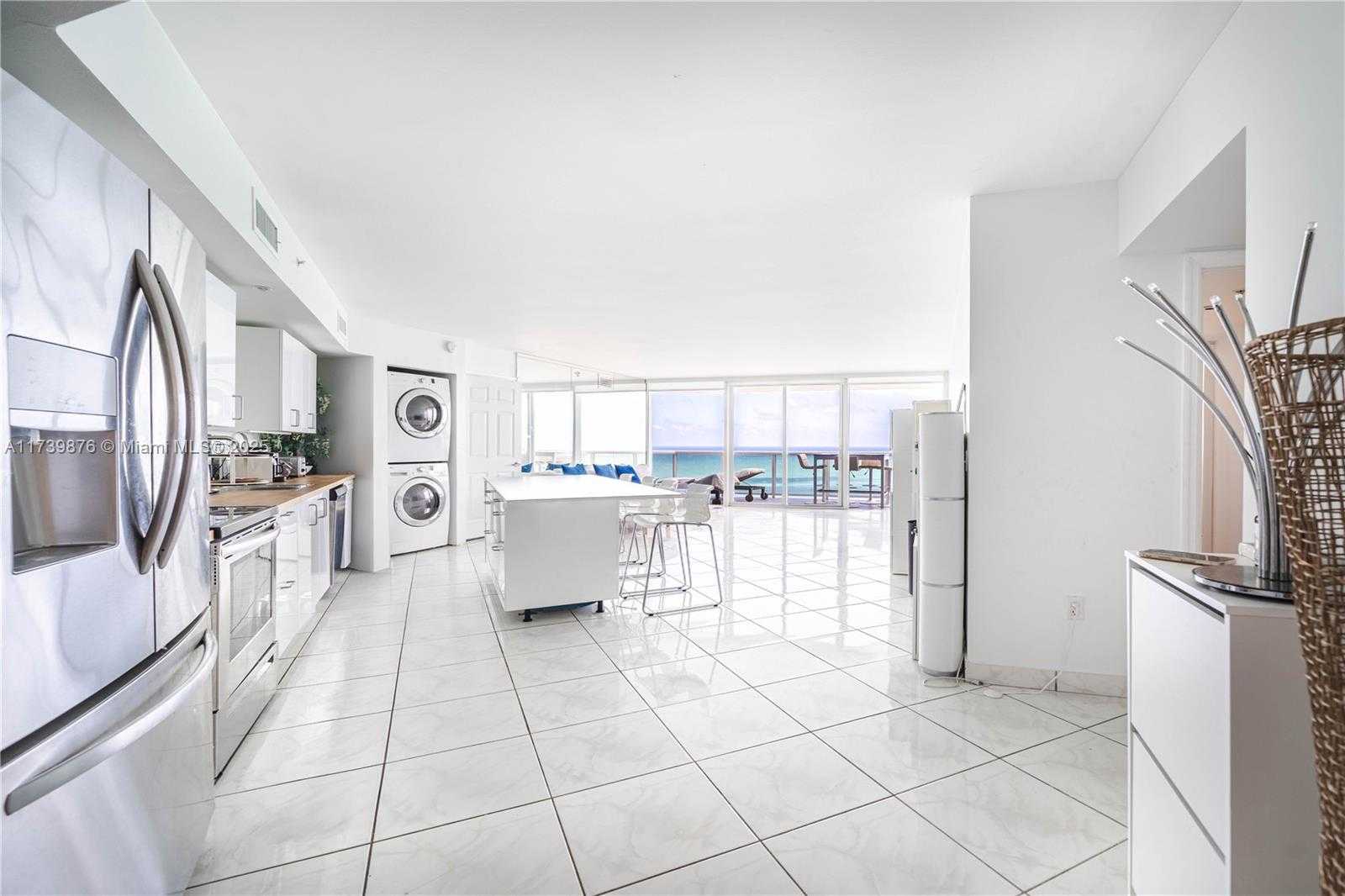 Small Image of 6301 #2802, Miami Beach Number 9