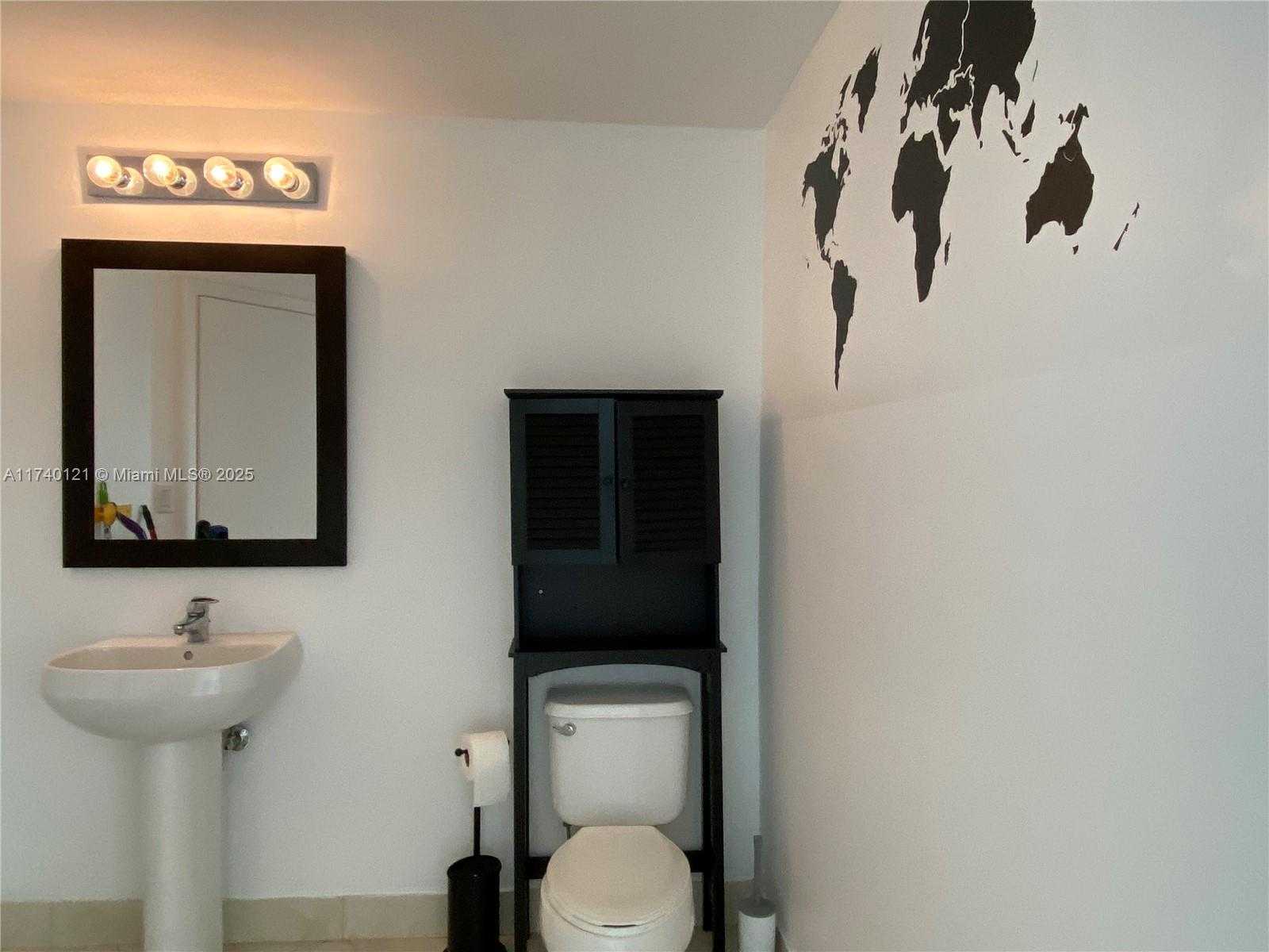 Small Image of 1900 NORTH BAYSHORE DR #3807, Miami Number 11