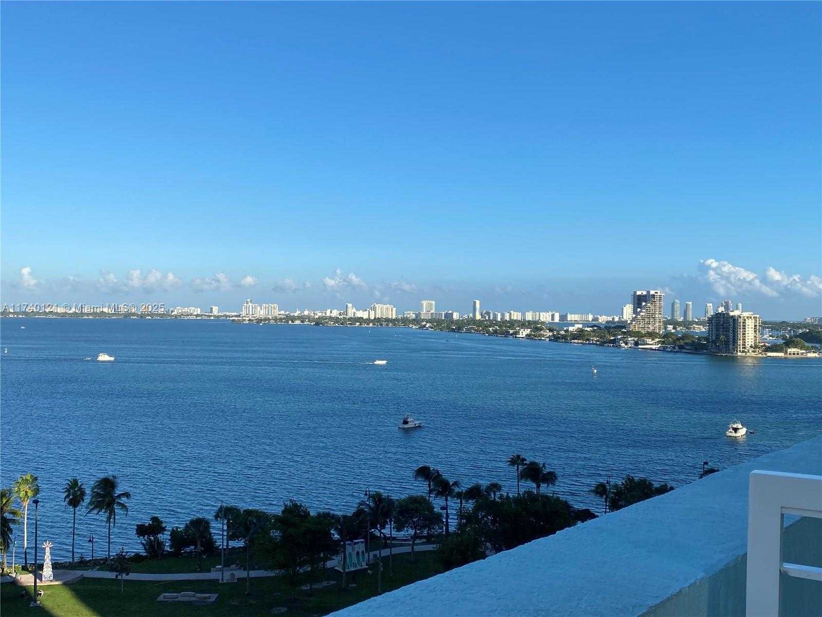 Small Image of 1900 NORTH BAYSHORE DR #3807, Miami Number 17