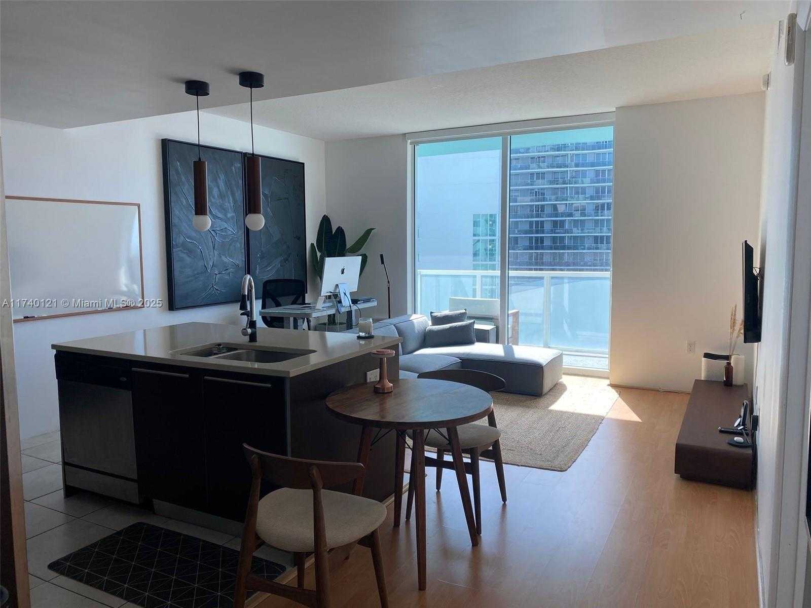 Small Image of 1900 NORTH BAYSHORE DR #3807, Miami Number 4