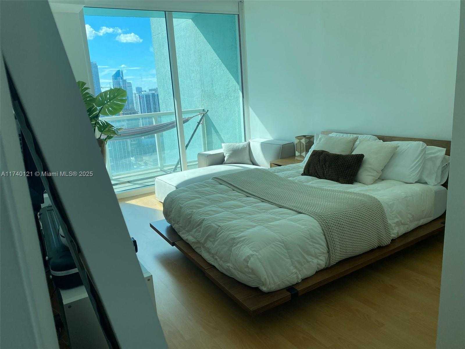 Small Image of 1900 NORTH BAYSHORE DR #3807, Miami Number 7