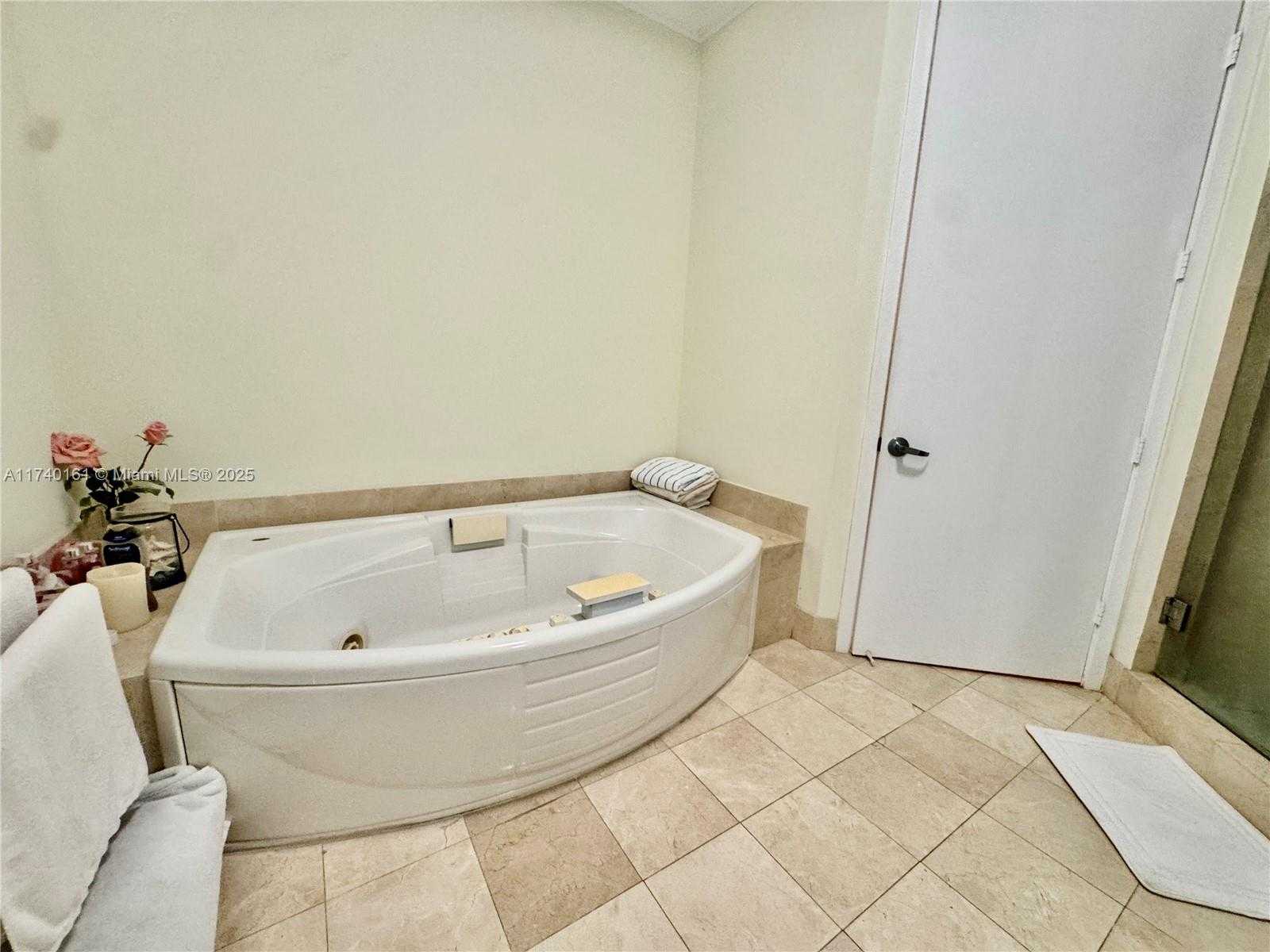 Small Image of 18101 COLLINS AVE #5207, Sunny Isles Beach Number 31