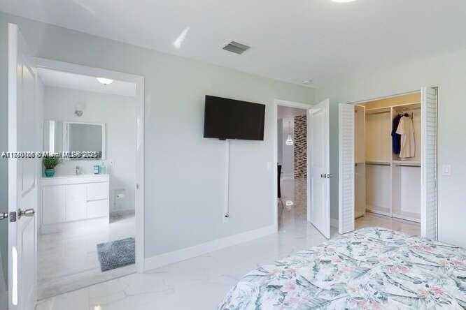 Small Image of 25040 SOUTH WEST 222ND, Homestead Number 19