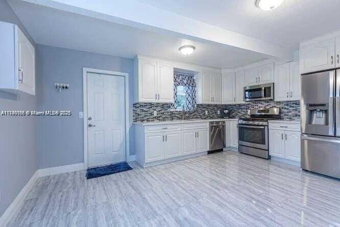 Small Image of 25040 SOUTH WEST 222ND, Homestead Number 32