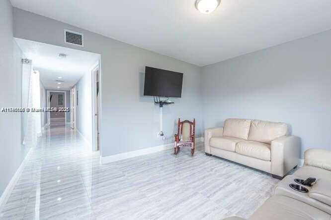 Small Image of 25040 SOUTH WEST 222ND, Homestead Number 35