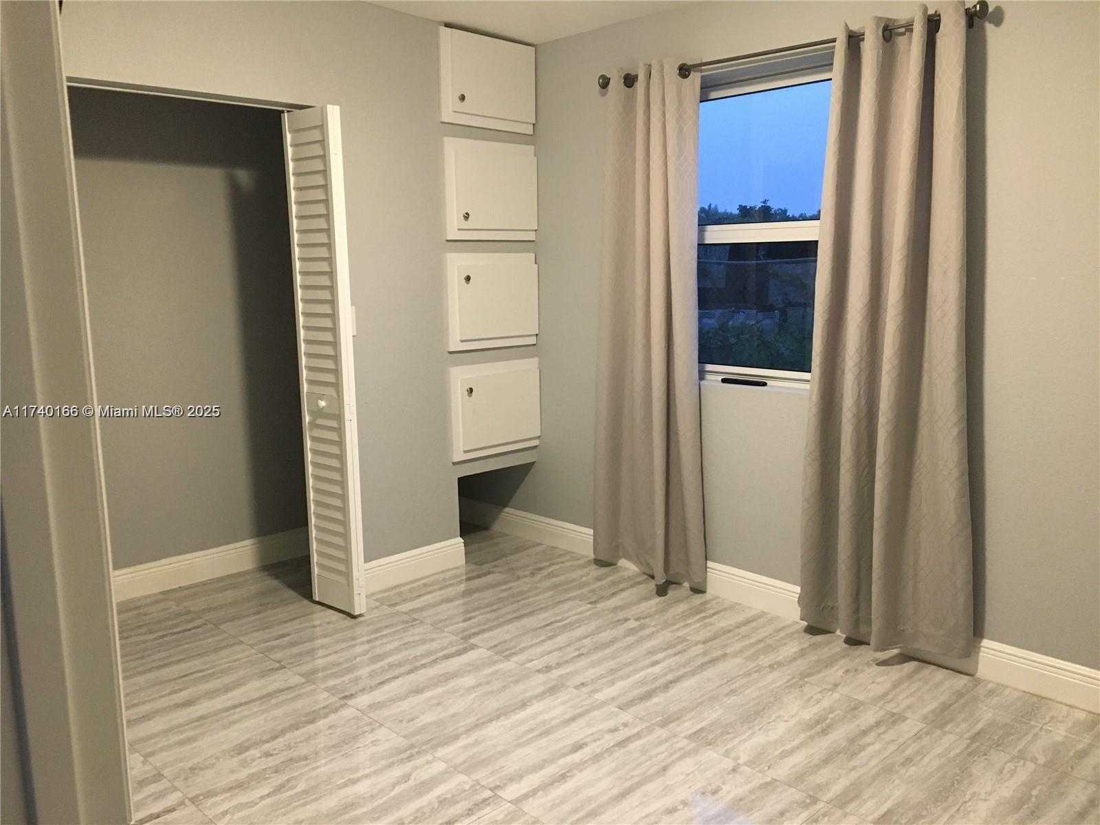 Small Image of 25040 SOUTH WEST 222ND, Homestead Number 37