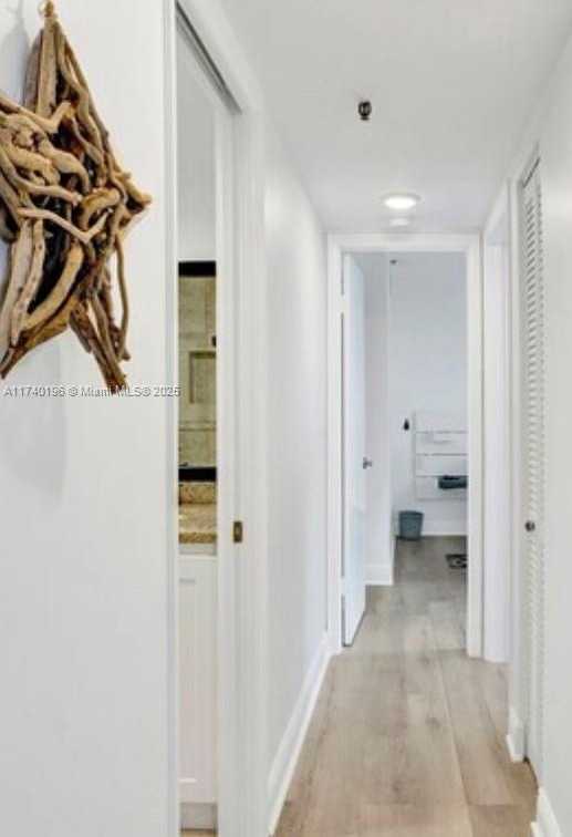 Small Image of 2457 COLLINS AVE #1406, Miami Beach Number 8