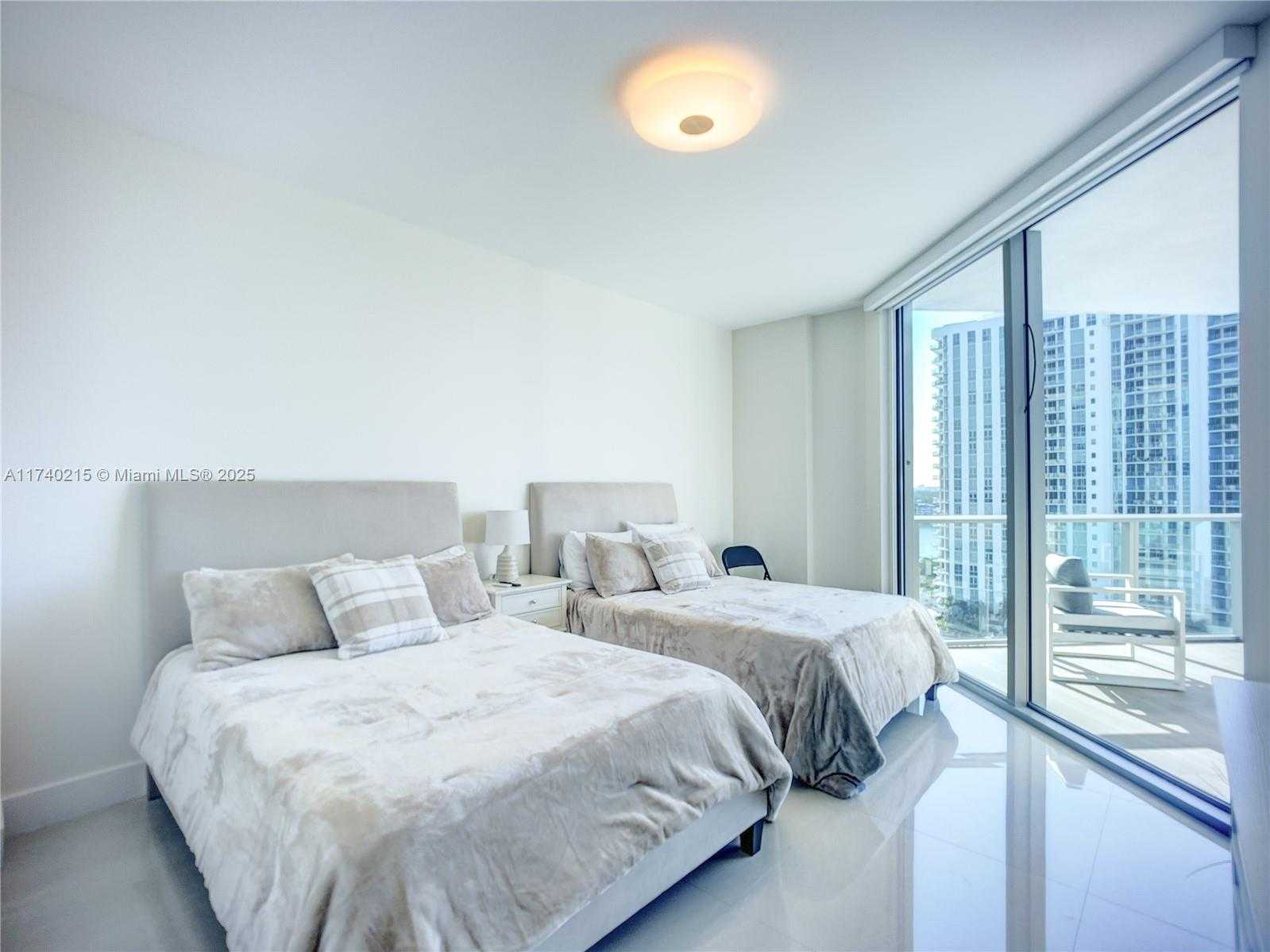 Small Image of 17301 BISCAYNE BLVD #1203, North Miami Beach Number 11