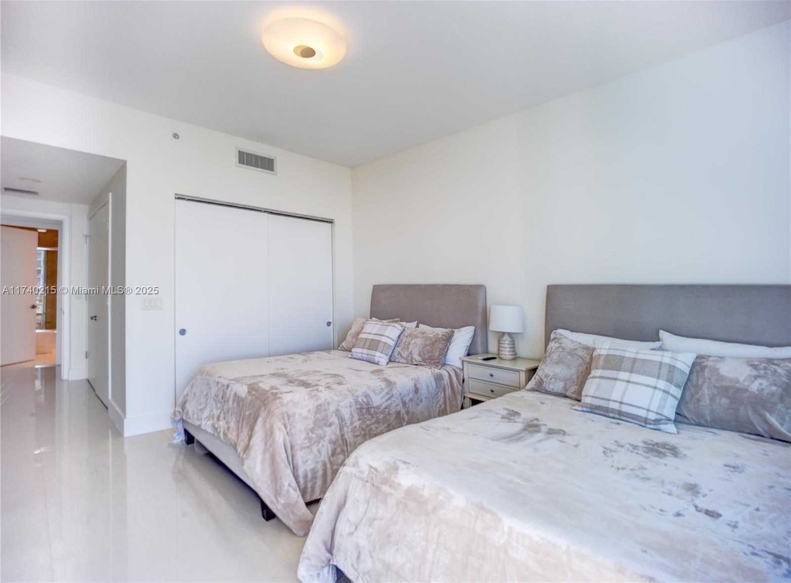 Small Image of 17301 BISCAYNE BLVD #1203, North Miami Beach Number 12