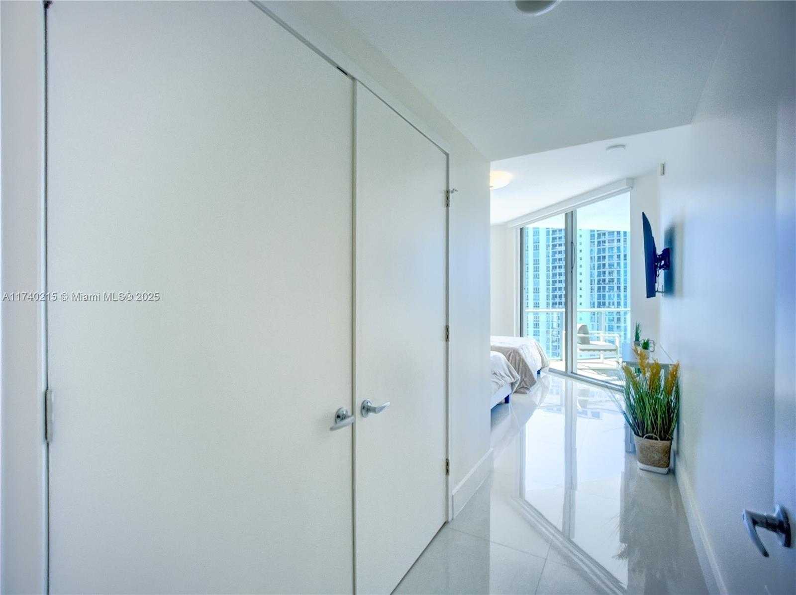 Small Image of 17301 BISCAYNE BLVD #1203, North Miami Beach Number 14