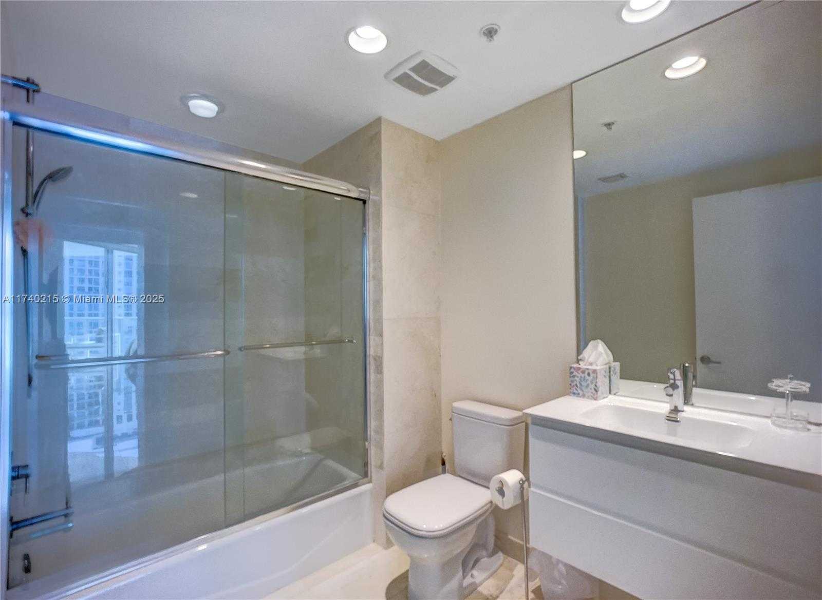 Small Image of 17301 BISCAYNE BLVD #1203, North Miami Beach Number 15