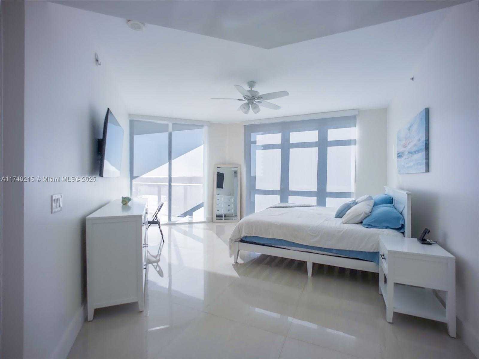 Small Image of 17301 BISCAYNE BLVD #1203, North Miami Beach Number 17