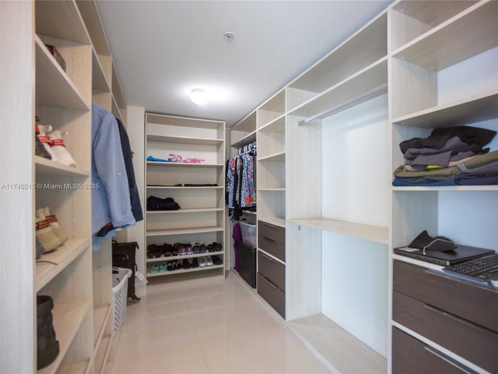 Small Image of 17301 BISCAYNE BLVD #1203, North Miami Beach Number 21