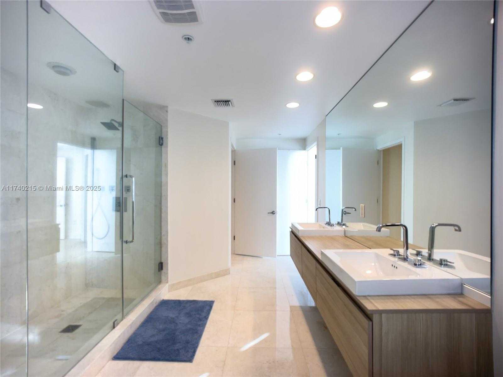 Small Image of 17301 BISCAYNE BLVD #1203, North Miami Beach Number 25
