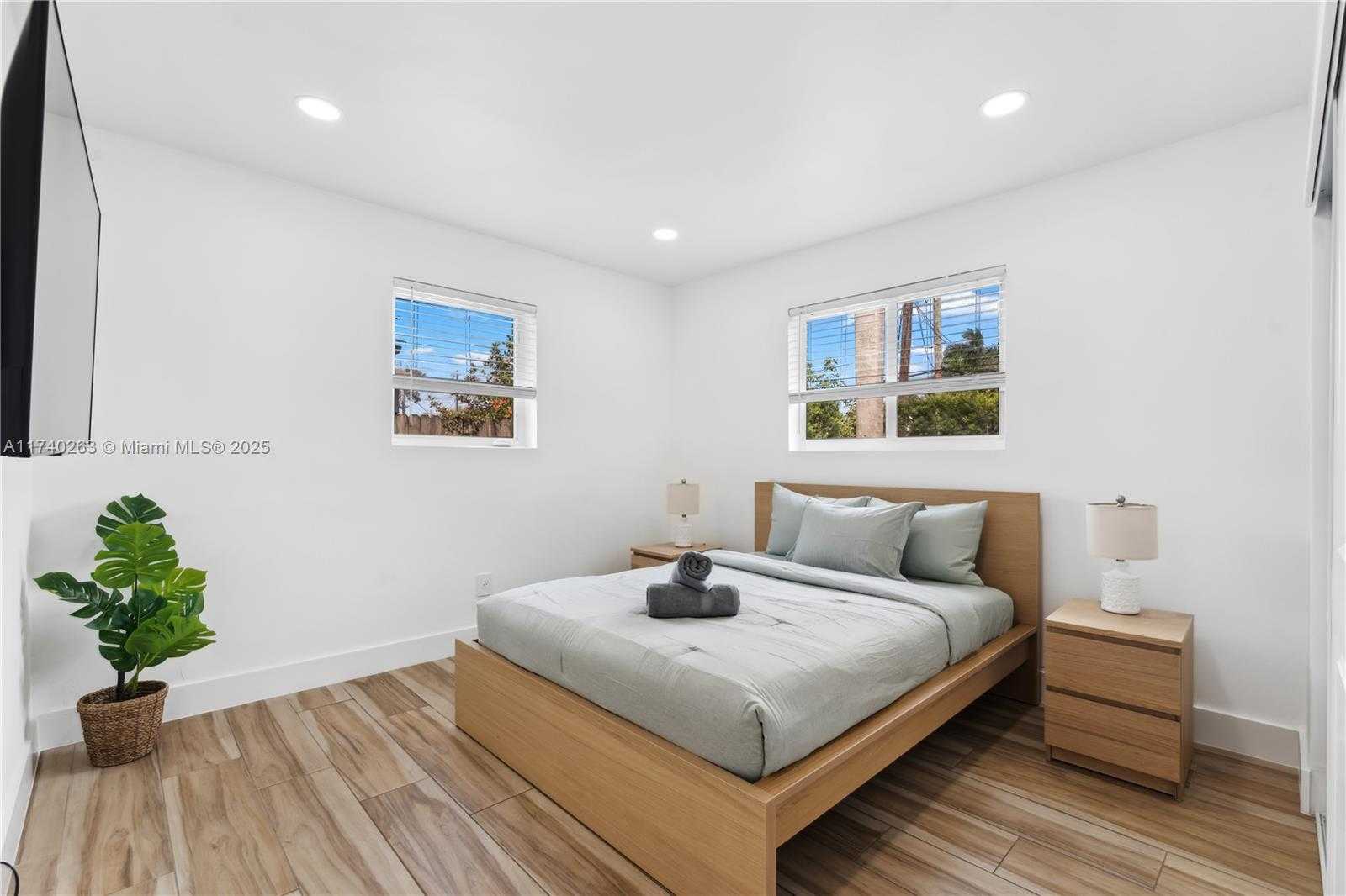 Small Image of 1480 NORTH EAST 117TH ST #1480, Miami Number 13