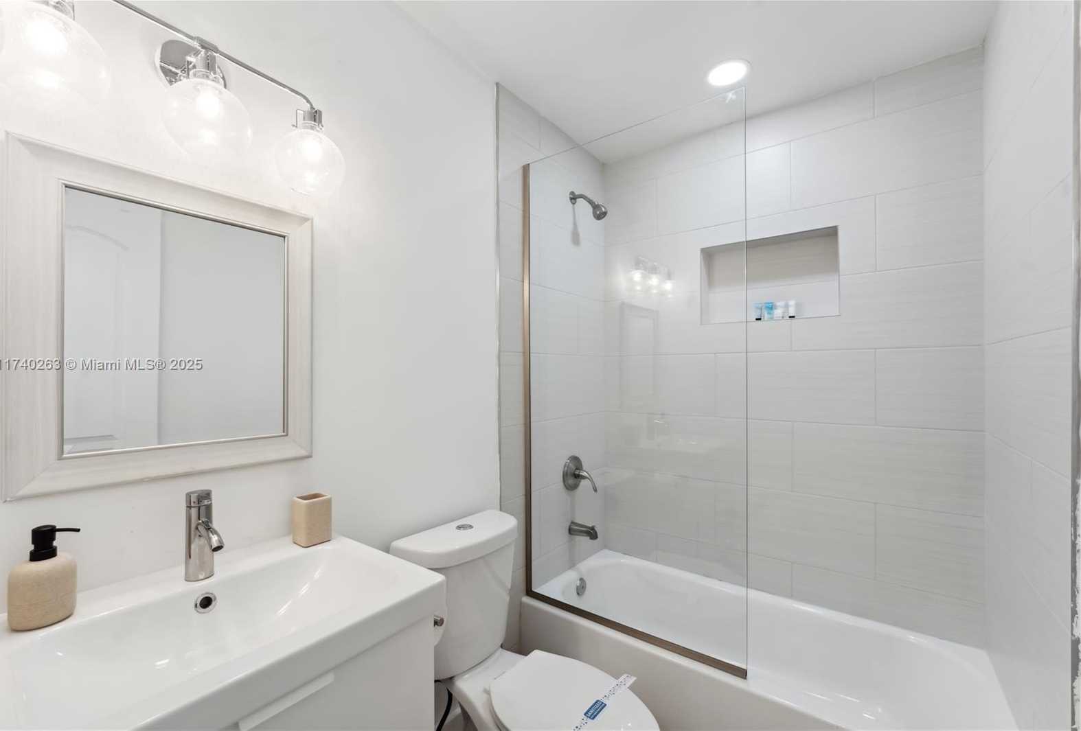 Small Image of 1480 NORTH EAST 117TH ST #1480, Miami Number 15