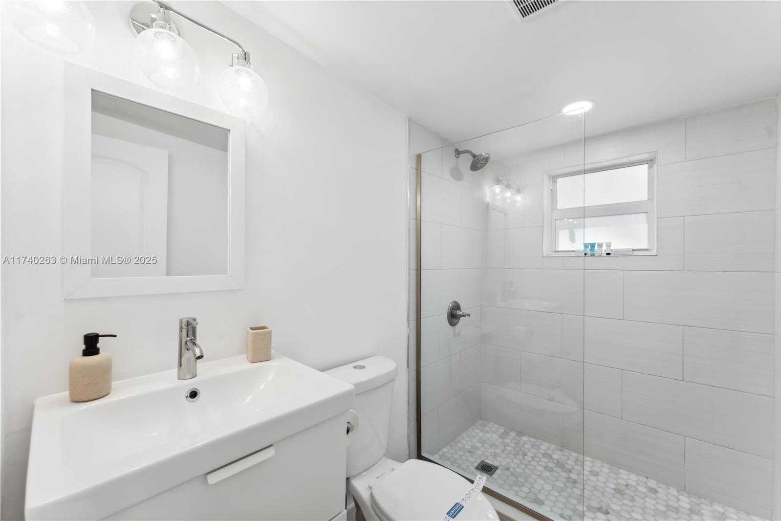 Small Image of 1480 NORTH EAST 117TH ST #1480, Miami Number 19