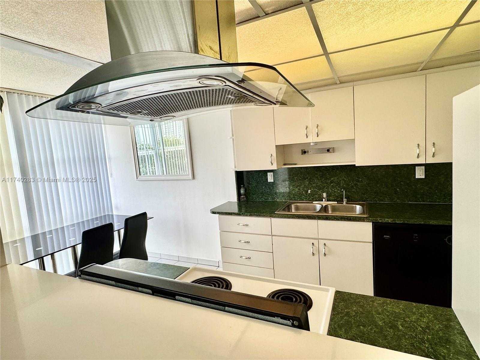 Small Image of 200 172ND ST #522, Sunny Isles Beach Number 4