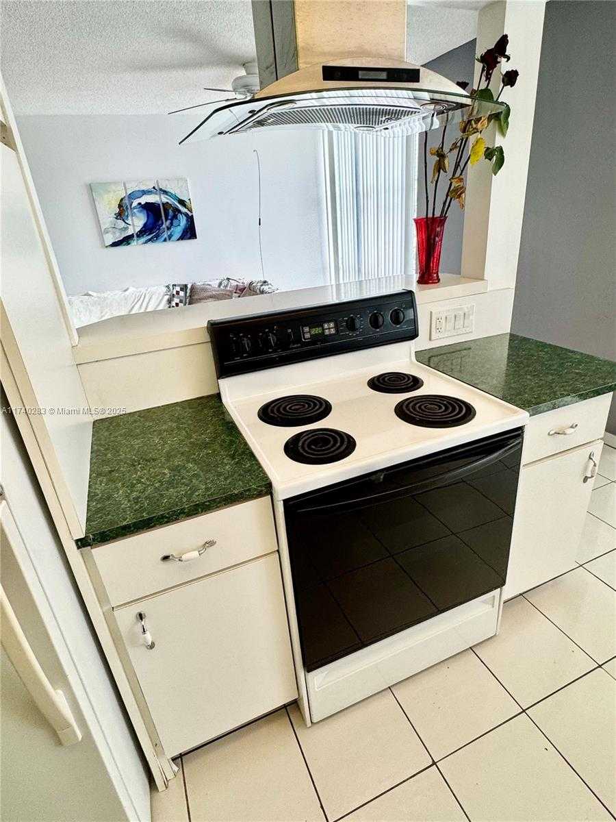 Small Image of 200 172ND ST #522, Sunny Isles Beach Number 9