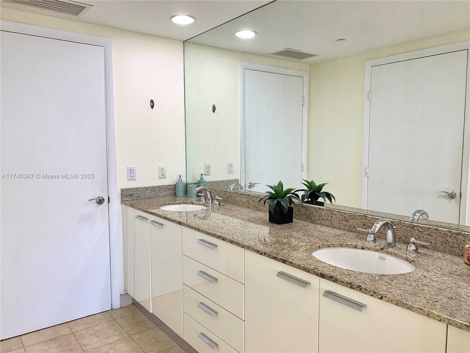 Small Image of 1850 SOUTH OCEAN DR #1609, Hallandale Beach Number 19