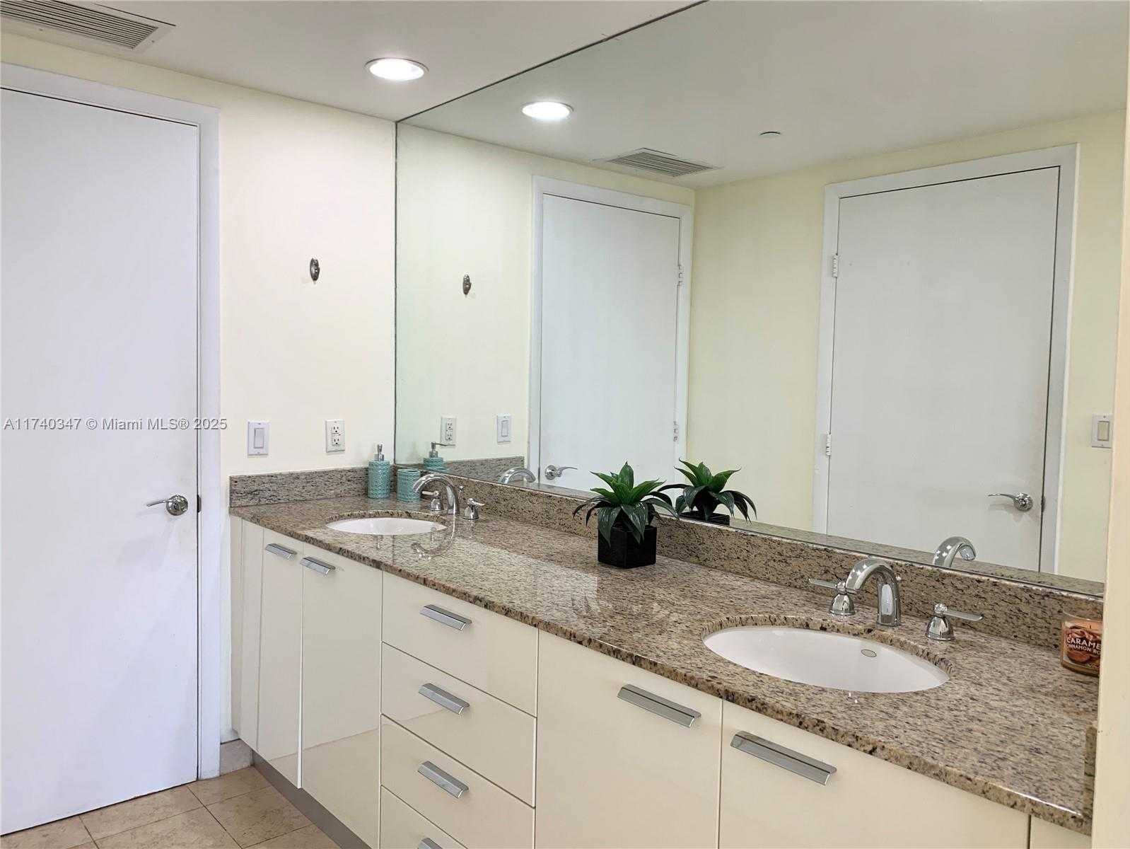 Small Image of 1850 SOUTH OCEAN DR #1609, Hallandale Beach Number 20