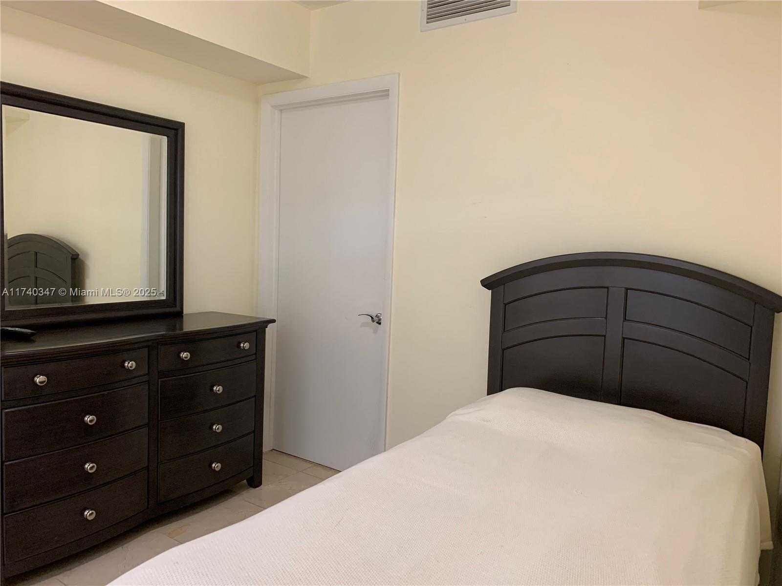 Small Image of 1850 SOUTH OCEAN DR #1609, Hallandale Beach Number 24