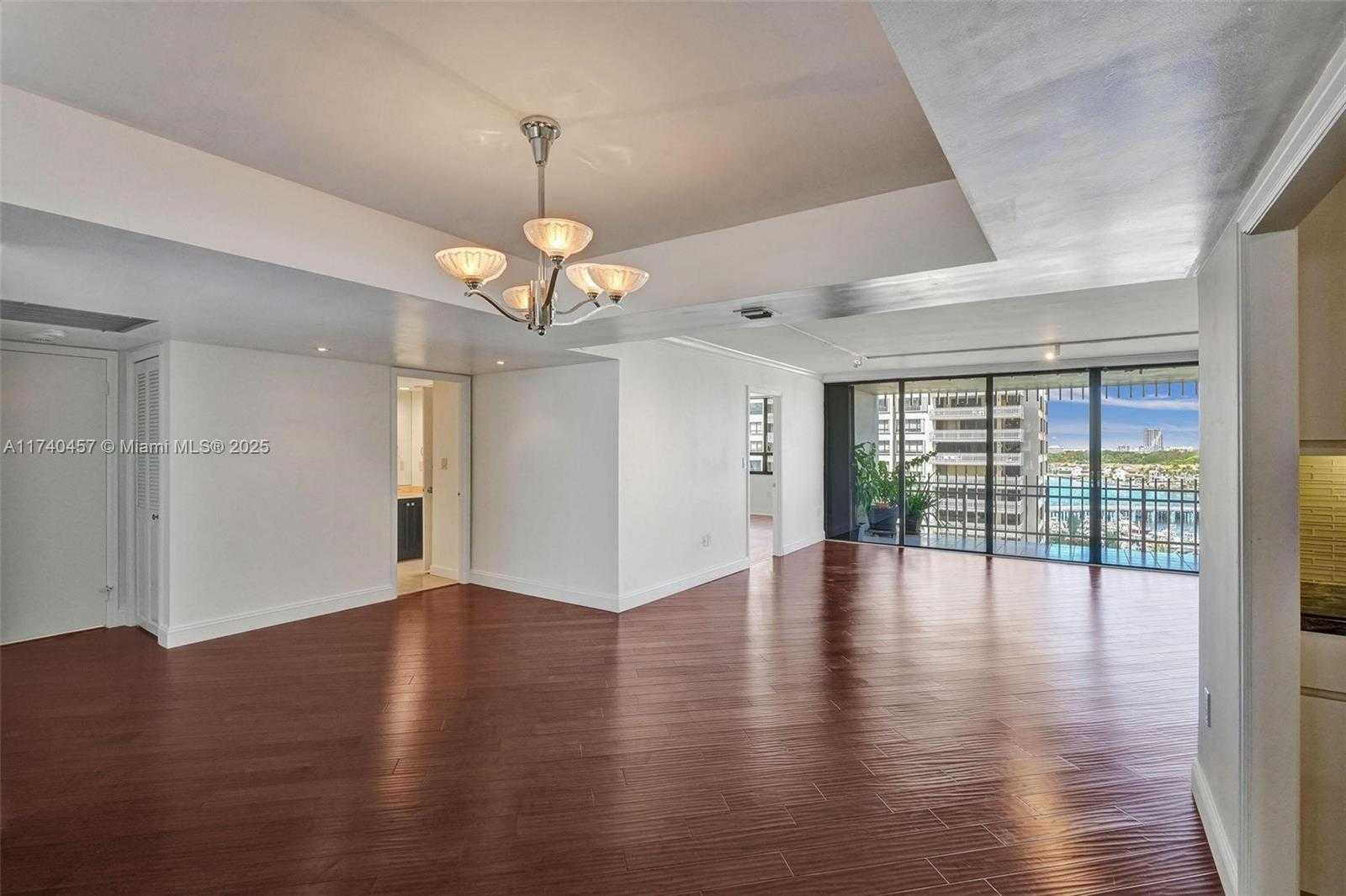 Small Image of 3 GROVE ISLE DR #C904, Miami Number 11