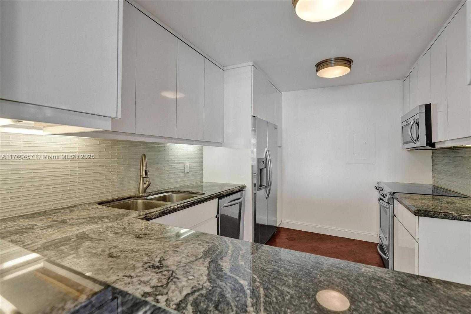 Small Image of 3 GROVE ISLE DR #C904, Miami Number 13