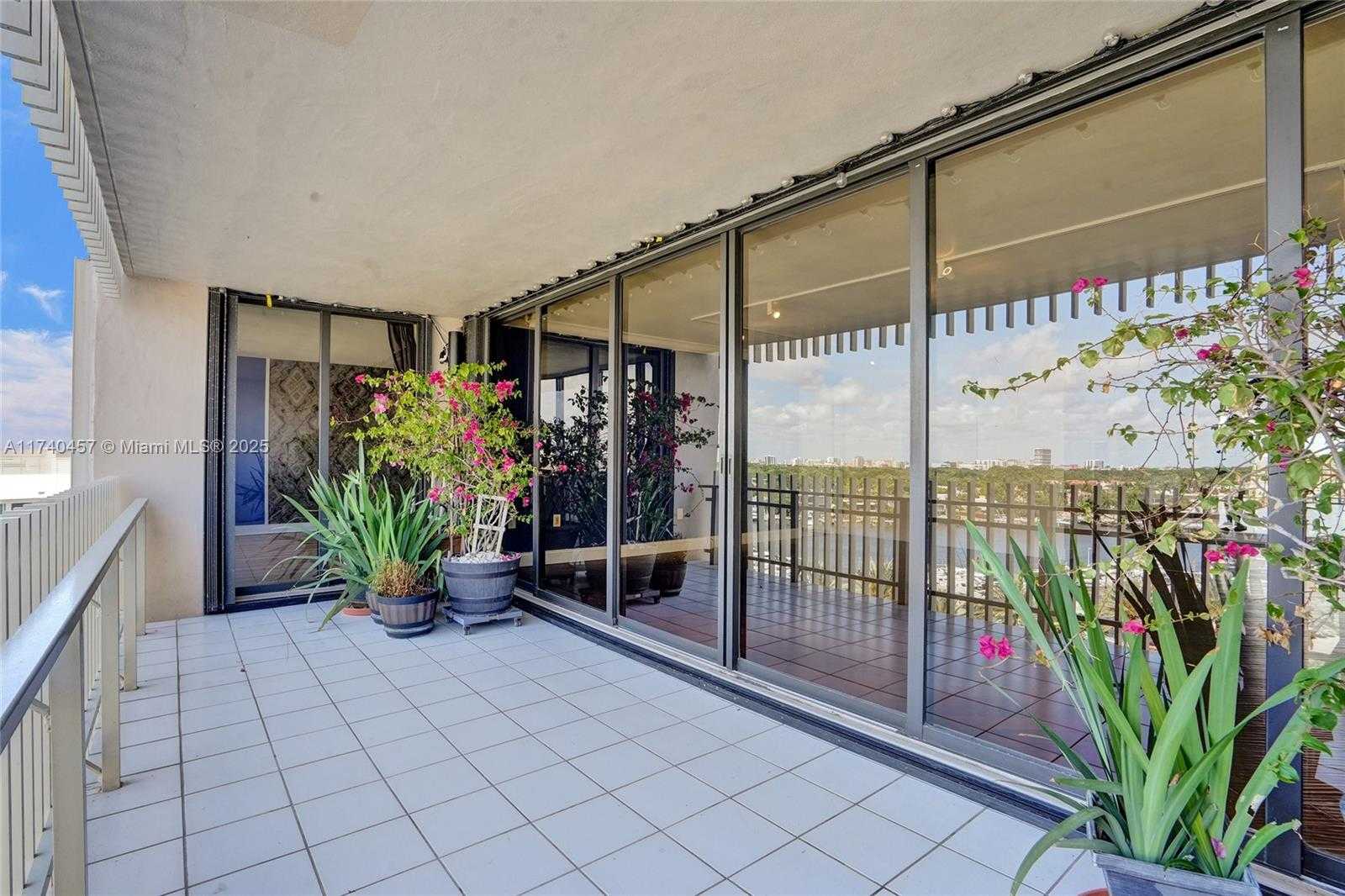 Small Image of 3 GROVE ISLE DR #C904, Miami Number 24
