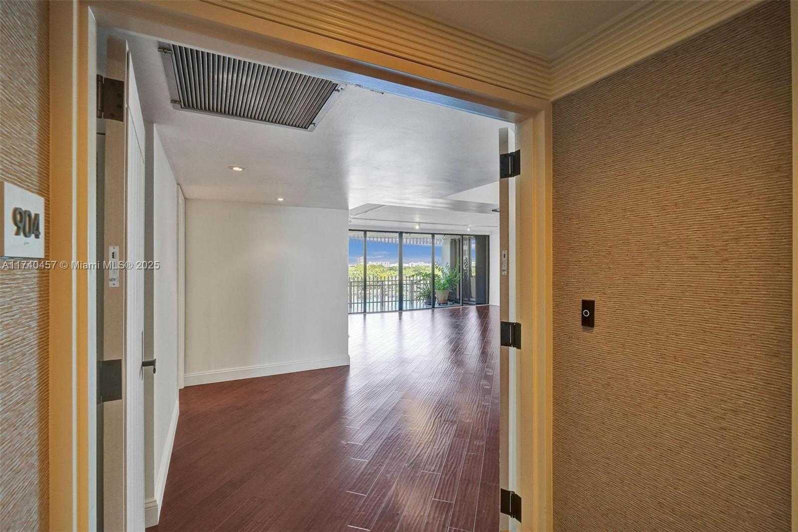 Small Image of 3 GROVE ISLE DR #C904, Miami Number 27