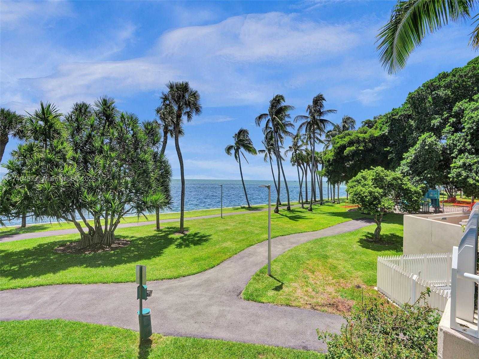Small Image of 3 GROVE ISLE DR #C904, Miami Number 31