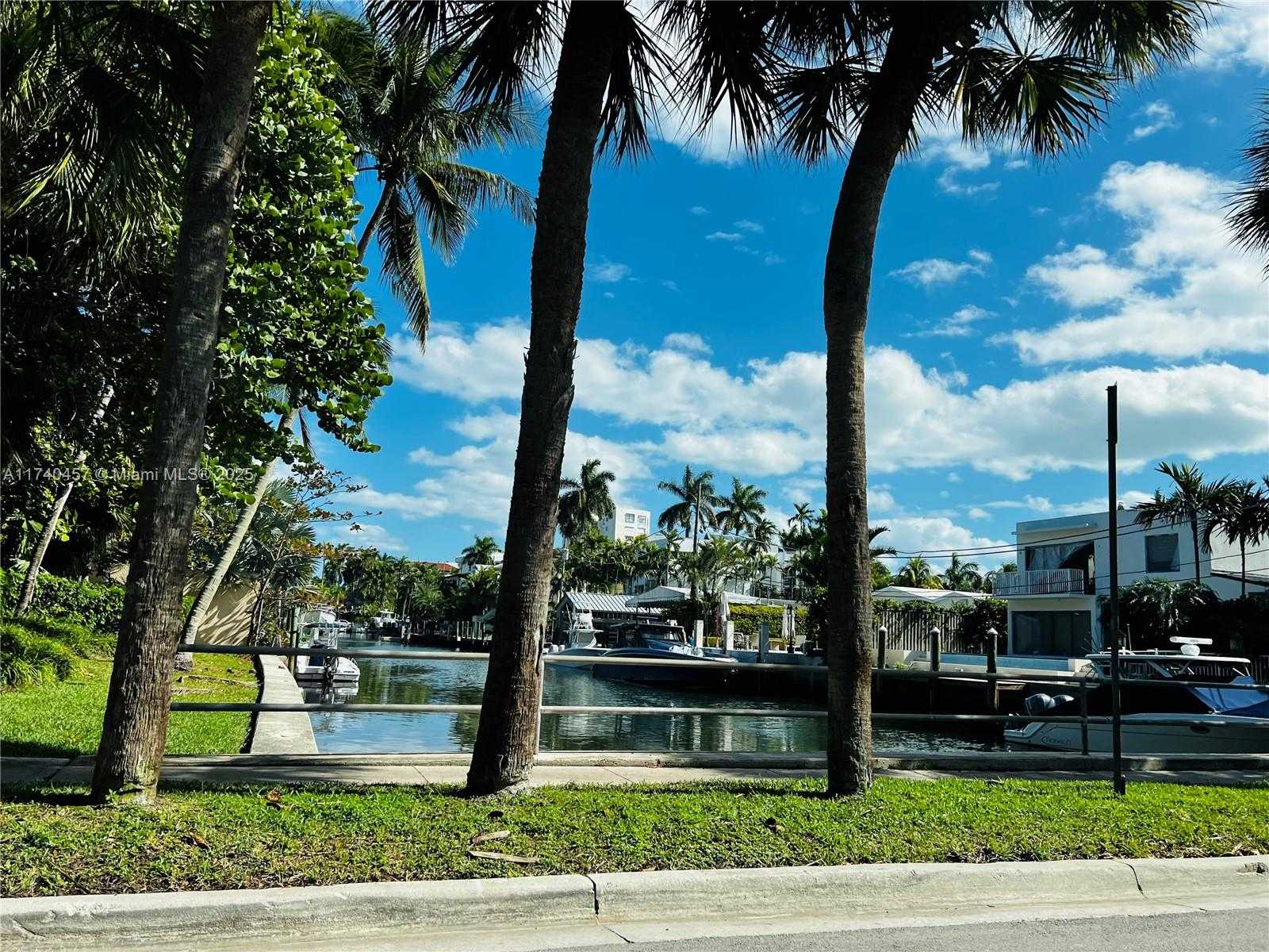Small Image of 3 GROVE ISLE DR #C904, Miami Number 53