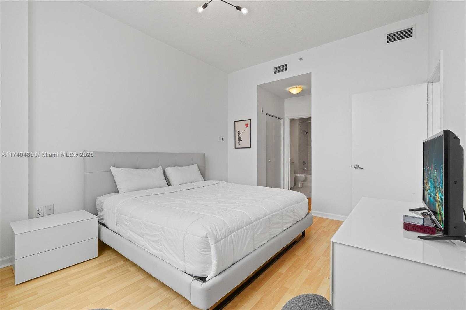 Small Image of 2775 NORTH EAST 187TH ST #PH4, Aventura Number 13
