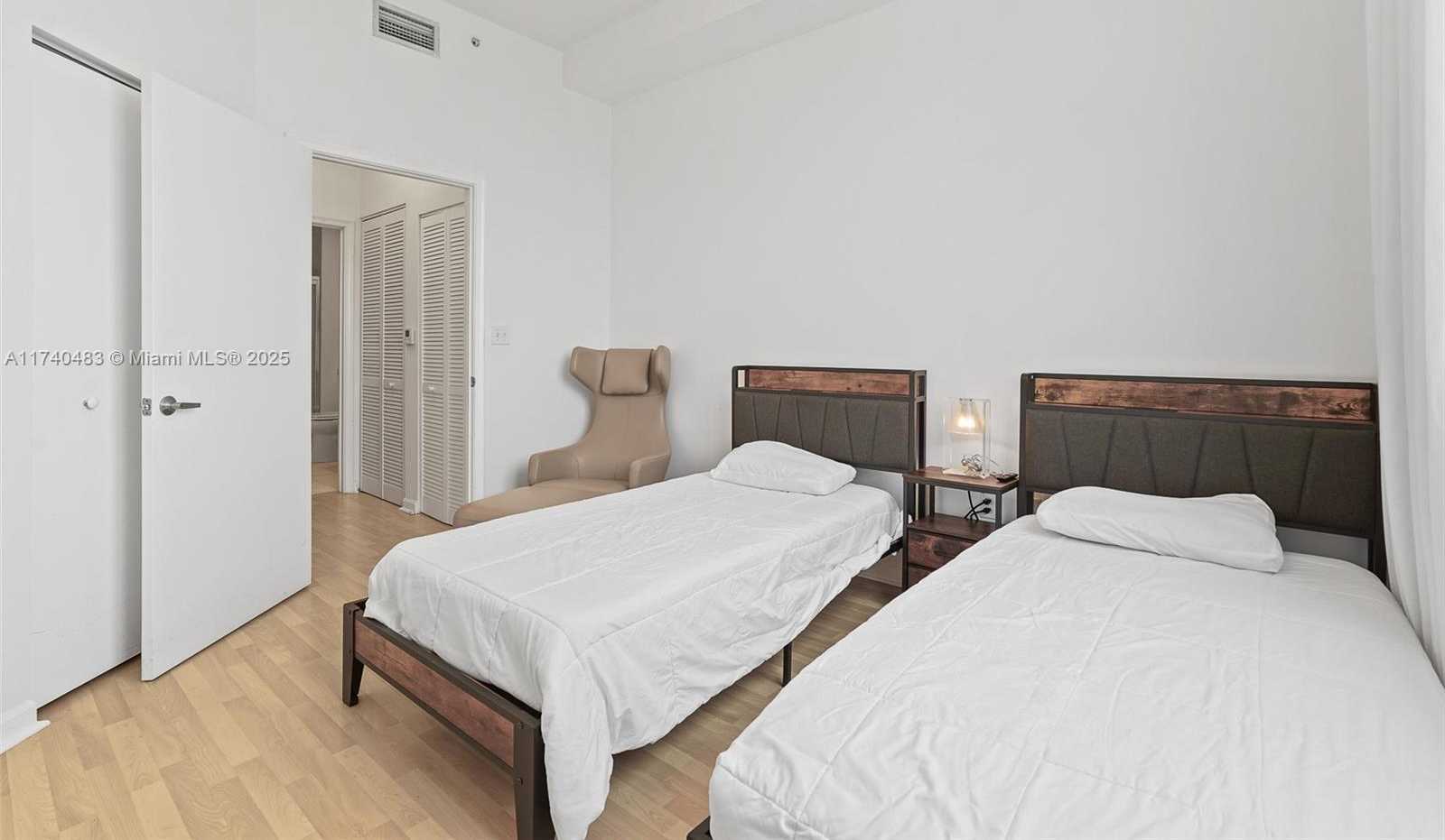 Small Image of 2775 NORTH EAST 187TH ST #PH4, Aventura Number 26