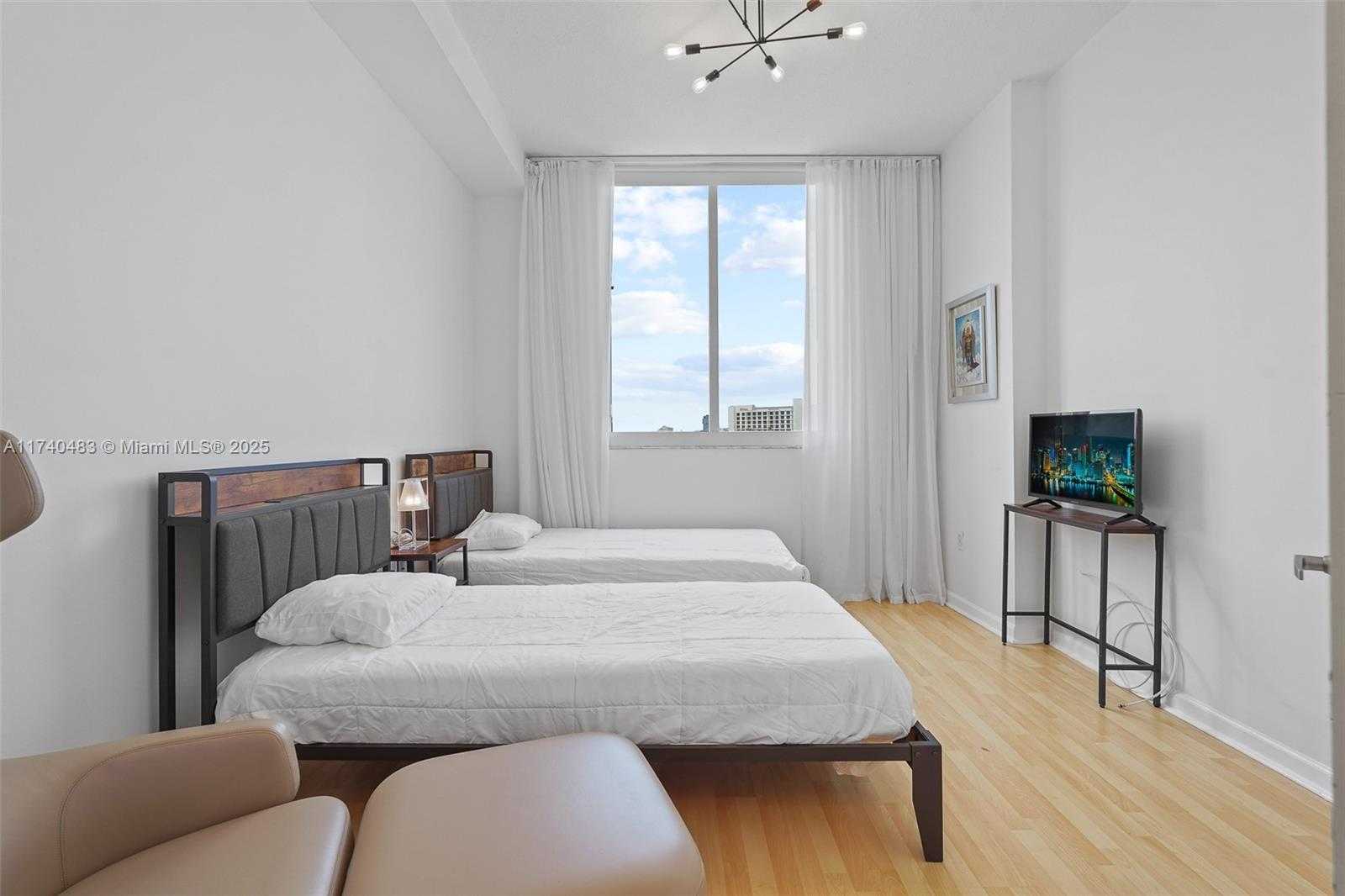 Small Image of 2775 NORTH EAST 187TH ST #PH4, Aventura Number 27