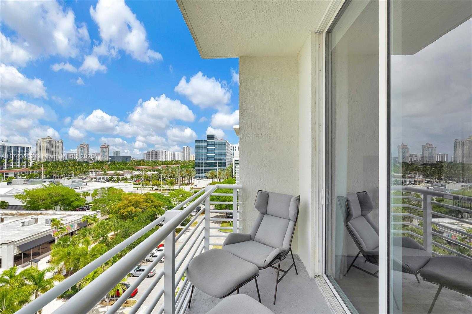 Small Image of 2775 NORTH EAST 187TH ST #PH4, Aventura Number 59