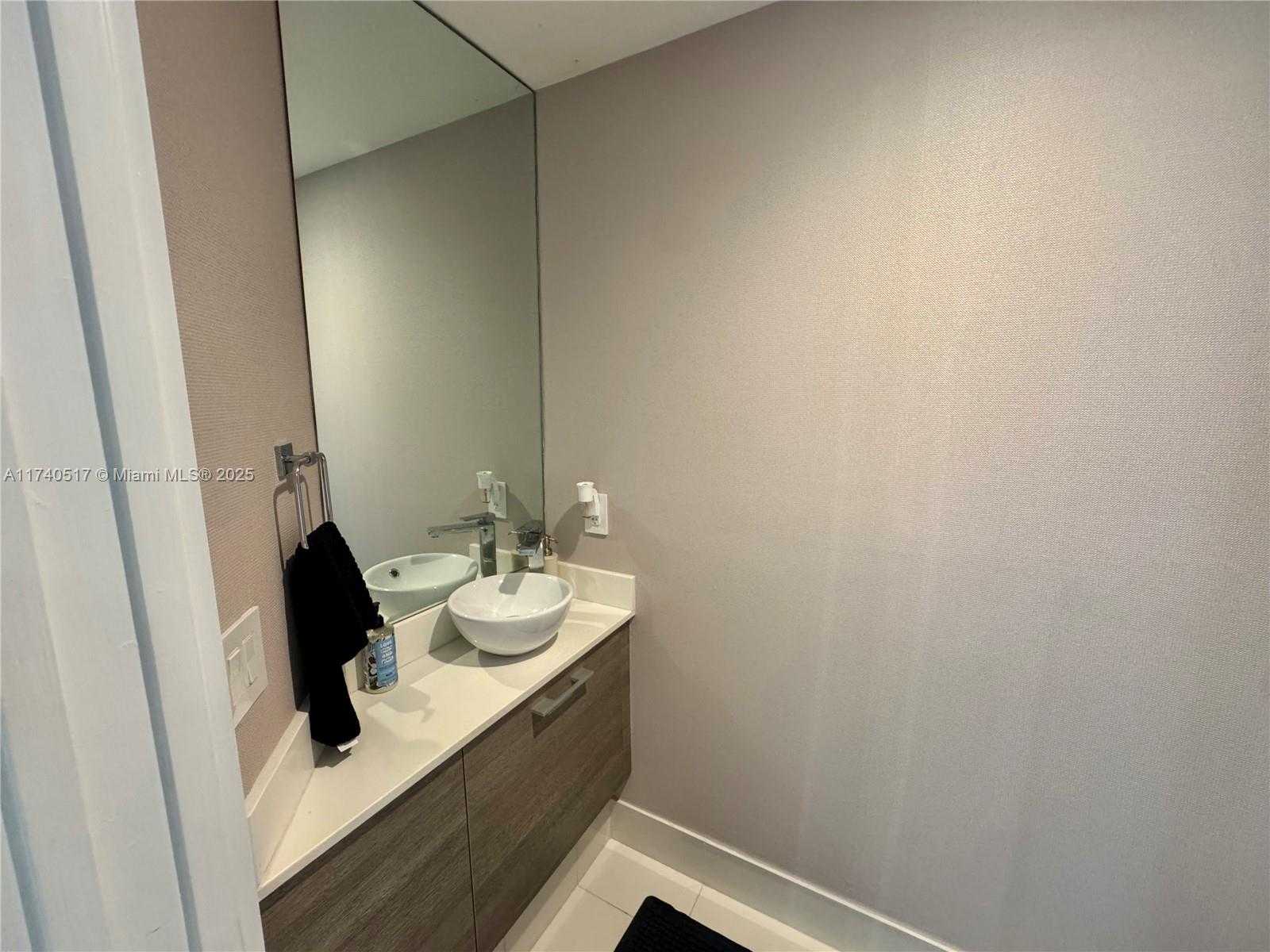 Small Image of 650 NORTH EAST 32ND ST #1401, Miami Number 24