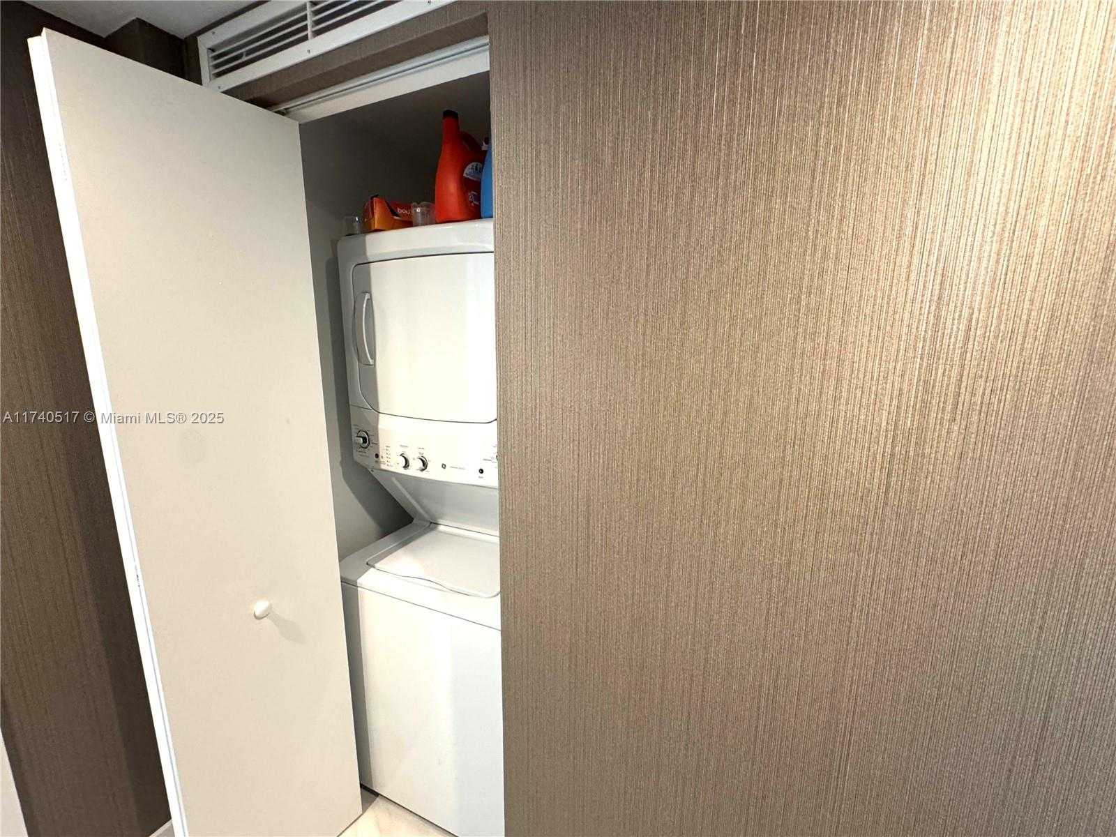 Small Image of 650 NORTH EAST 32ND ST #1401, Miami Number 25