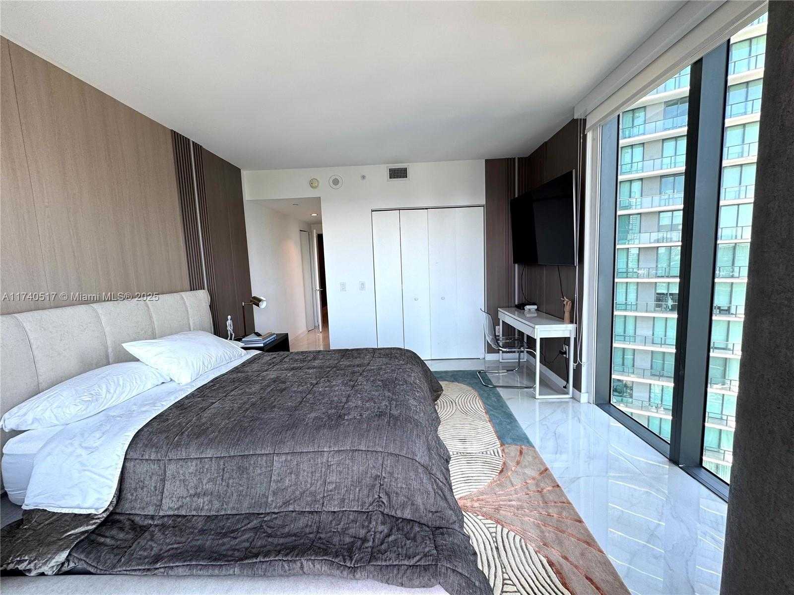 Small Image of 650 NORTH EAST 32ND ST #1401, Miami Number 32