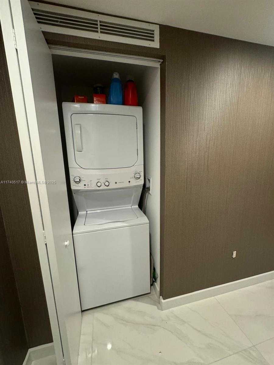 Small Image of 650 NORTH EAST 32ND ST #1401, Miami Number 56