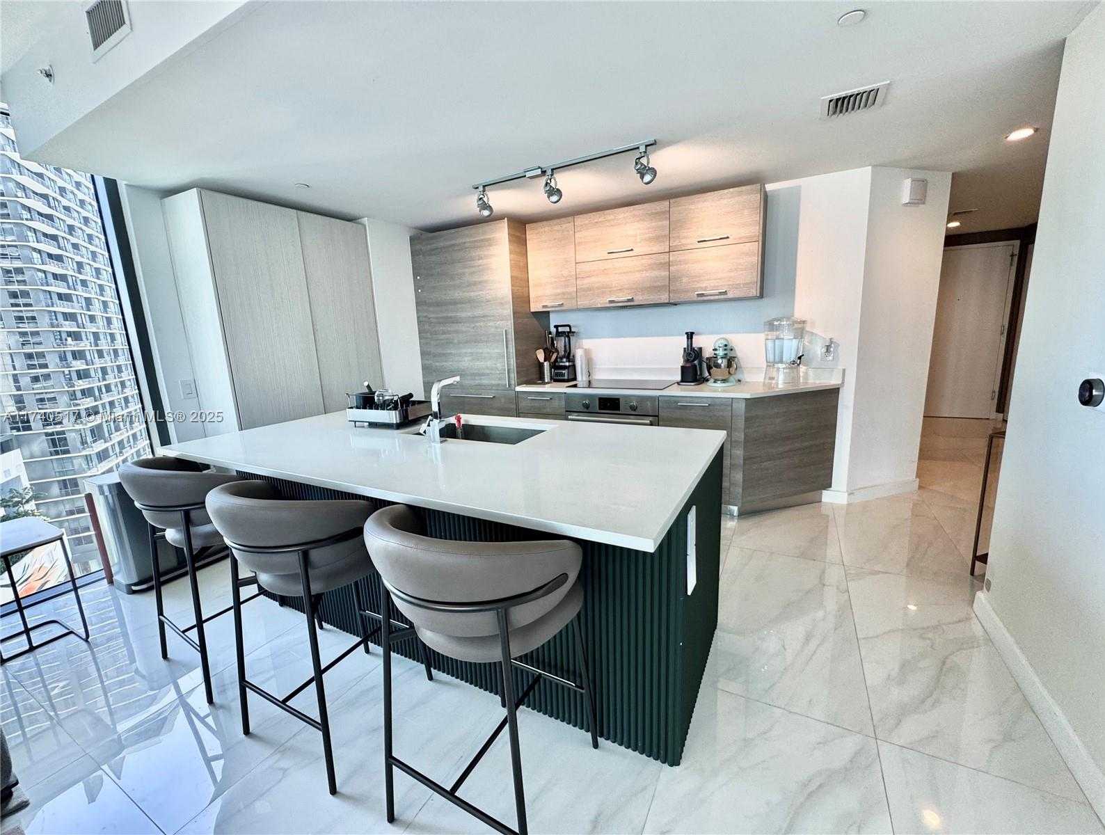 Small Image of 650 NORTH EAST 32ND ST #1401, Miami Number 9
